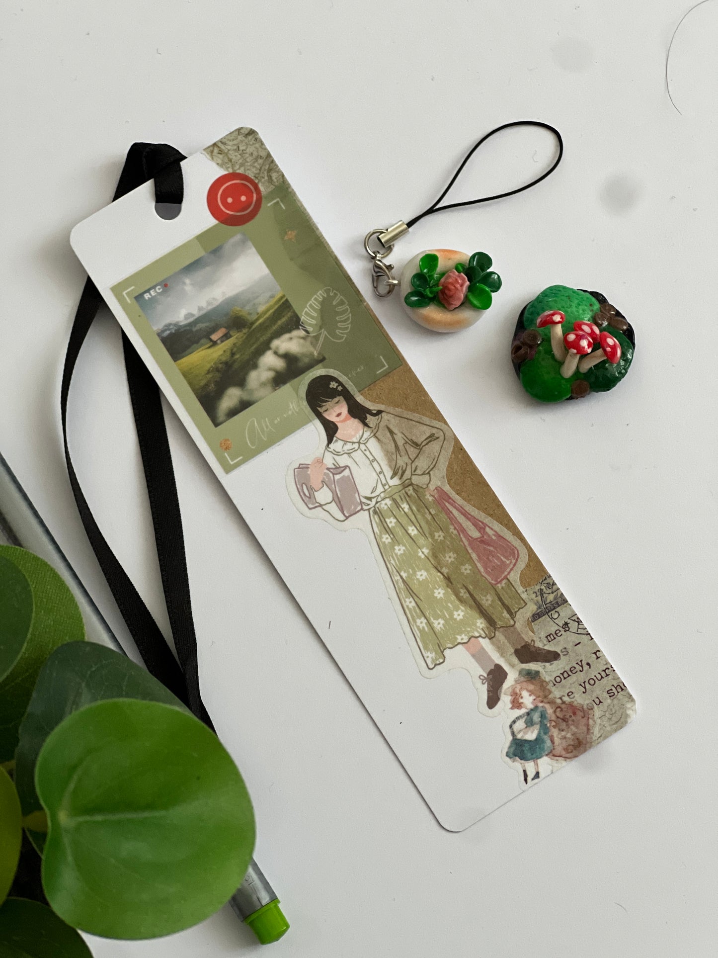 Handmade Bookmark – Unique & Artistic Page Saver